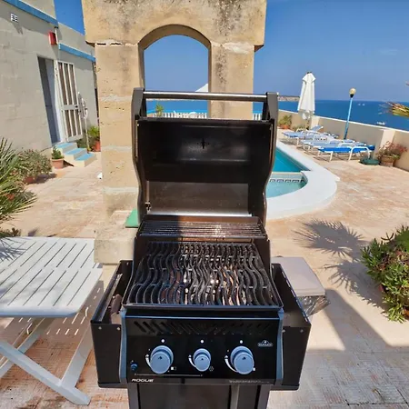 Ocean Vibes - Beachfront With Pool & Bbq By 360 Estates * Mellieħa
